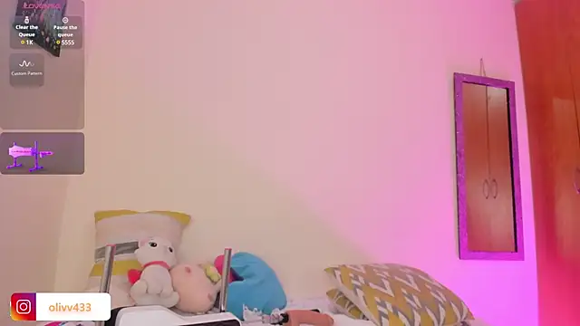 Snapshot of olivia__s chatting on 01-24-25, 04:59 olivia  s online show from 01-24-25, 04:59