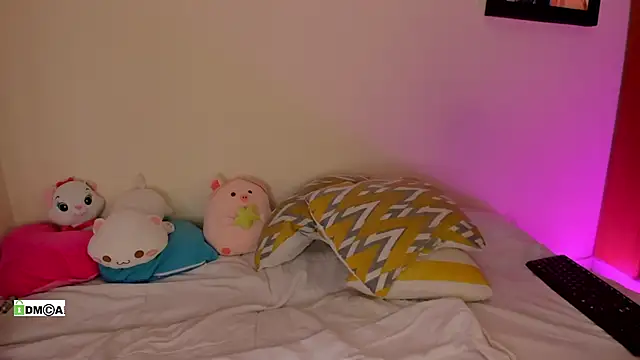 Snapshot of olivia__s chatting on 10-21-25, 04:46 olivia  s online show from 10-21-25, 04:46