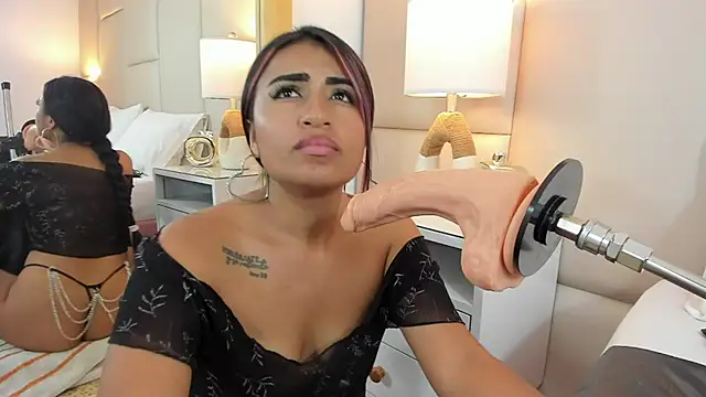 AntoniaRoss  online show from 02-25-25, 08:30