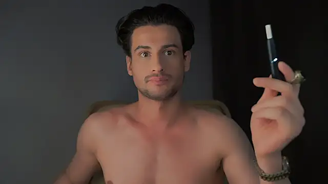 Snapshot of Keen___Luckystrike chatting on 12-08-24, 12:07 Keen Luckystrike online show from 12-08-24, 12:07