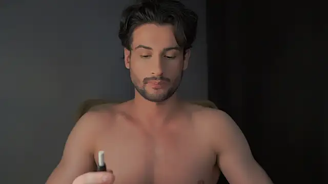 Snapshot of Keen___Luckystrike chatting on 12-14-24, 12:55 Keen Luckystrike online show from 12-14-24, 12:55