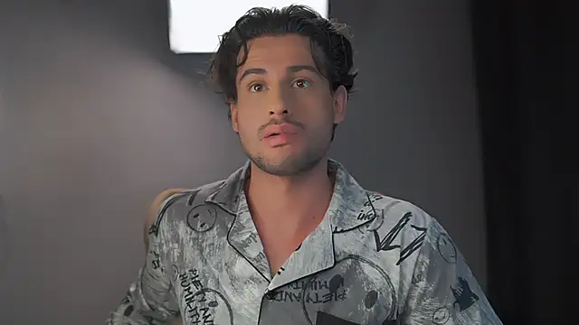 Snapshot of Keen___Luckystrike chatting on 02-07-25, 01:04 Keen Luckystrike online show from 02-07-25, 01:04