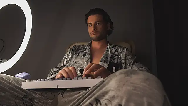 Snapshot of Keen___Luckystrike chatting on 03-10-25, 12:26 Keen Luckystrike online show from 03-10-25, 12:26