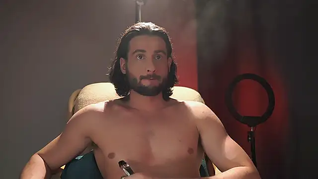 Snapshot of Keen___Luckystrike chatting on 10-24-25, 11:56 Keen Luckystrike online show from 10-24-25, 11:56