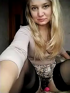 ImyoursLilu32 online show from 12-23-24, 08:25