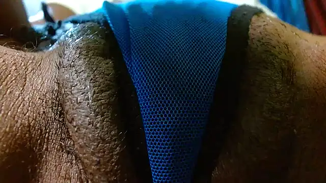 Snapshot of bethanywilson_23 chatting on 10-17-25, 01:03 bethanywilson 23 online show from 10-17-25, 01:03