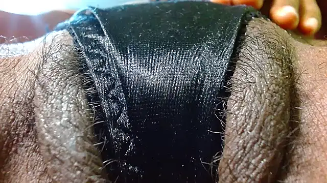 Snapshot of bethanywilson_23 chatting on 10-21-25, 12:28 bethanywilson 23 online show from 10-21-25, 12:28