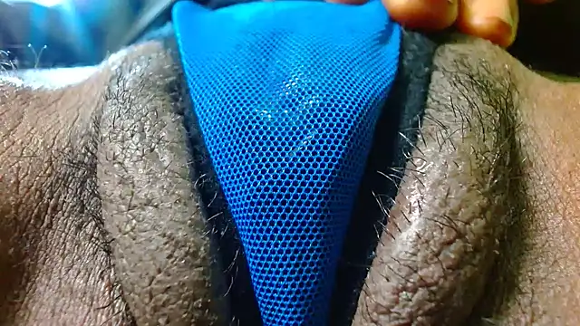 Snapshot of bethanywilson_23 chatting on 10-27-25, 12:31 bethanywilson 23 online show from 10-27-25, 12:31