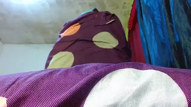 Snapshot of bethanywilson_23 chatting on 11-12-25, 12:27 bethanywilson 23 online show from 11-12-25, 12:27