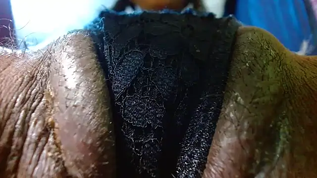 Snapshot of bethanywilson_23 chatting on 11-25-25, 04:07 bethanywilson 23 online show from 11-25-25, 04:07