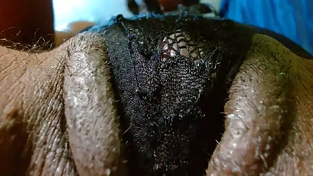 Snapshot of bethanywilson_23 chatting on 11-28-25, 01:47 bethanywilson 23 online show from 11-28-25, 01:47