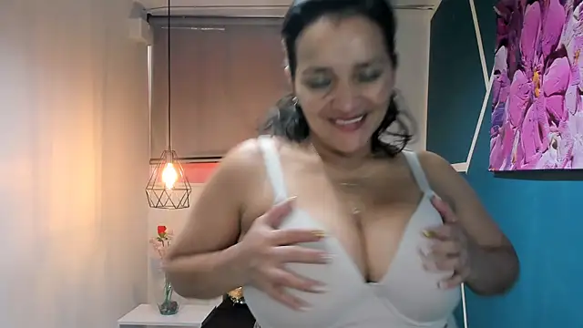 MarilynMiilf  online show from 12-10-24, 07:43