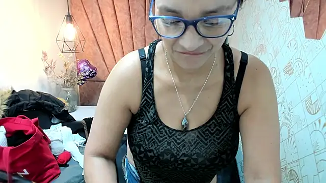 MarilynMiilf  online show from 11-12-25, 07:35