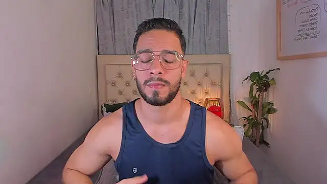 Snapshot of Josseph1_ chatting on 01-18-25, 12:02 Josseph1 online show from 01-18-25, 12:02