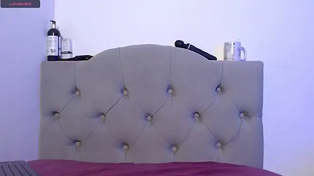 Red-moon1 online show from 01-06-25, 03:19