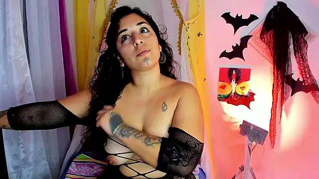 Snapshot of sophiaamethystt chatting on 10-13-25, 06:41 sophiaamethystt online show from 10-13-25, 06:41