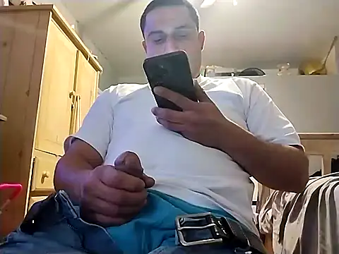 thickcocklatino online show from 12-19-25, 04:58