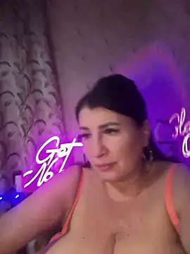 Snapshot of Agata-Anetta chatting on 02-21-25, 11:33 Agata-Anetta online show from 02-21-25, 11:33