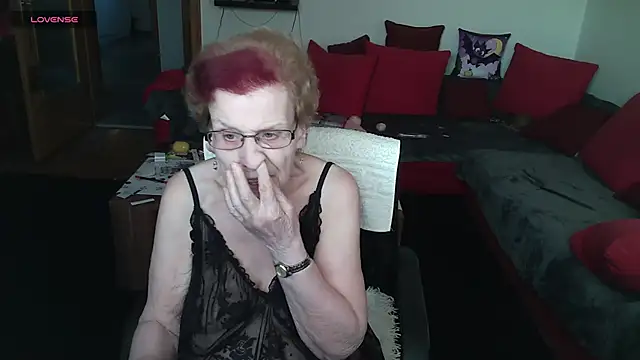 Snapshot of HeisseomaOriginal chatting on 02-03-25, 08:13 HeisseomaOriginal online show from 02-03-25, 08:13