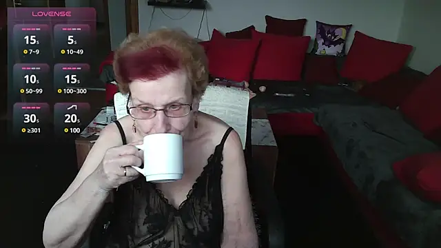 Snapshot of HeisseomaOriginal chatting on 02-04-25, 08:35 HeisseomaOriginal online show from 02-04-25, 08:35