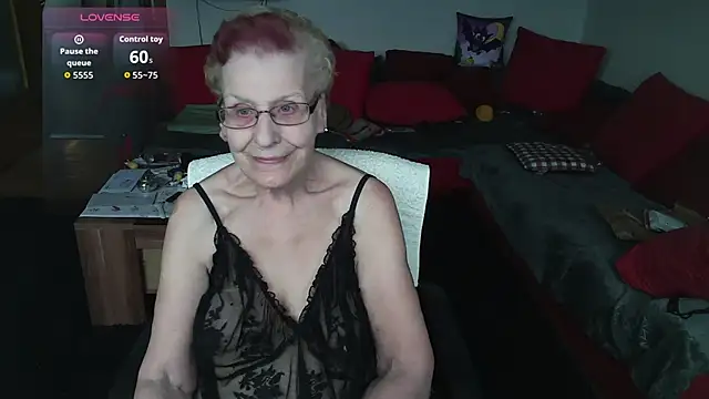 HeisseomaOriginal online show from 11-23-25, 08:14