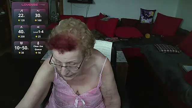 HeisseomaOriginal online show from 12-19-25, 11:50