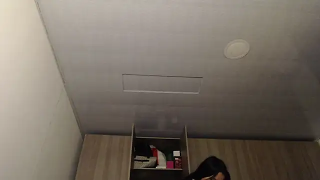 Snapshot of Selene93 chatting on 11-21-25, 08:29 Selene93 online show from 11-21-25, 08:29