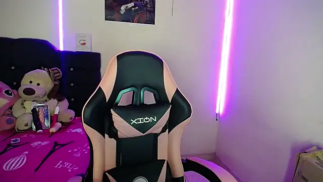 yuliana 19 online show from 10-22-25, 10:48