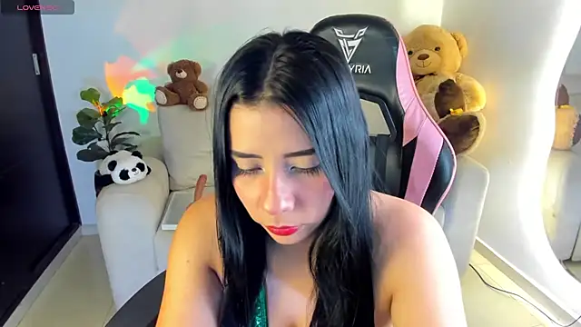 eval lee18 online show from 10-26-25, 02:06