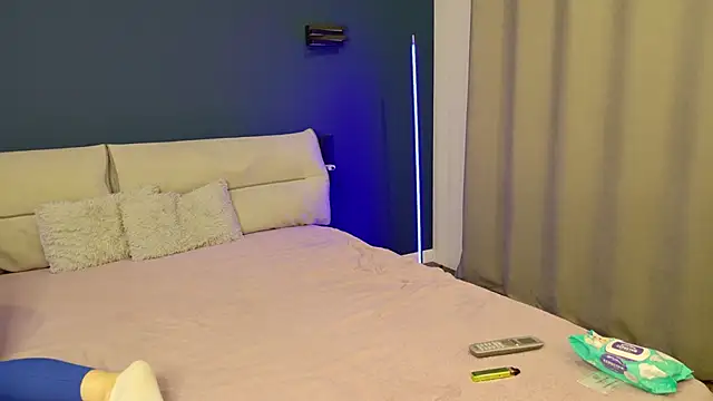 Mila Anders online show from 09-09-25, 04:23