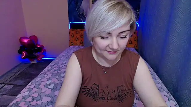 BlondPearl online show from 11-01-25, 08:33