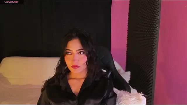 Snapshot of rosario215B chatting on 03-15-26, 06:08 rosario215B online show from 03-15-26, 06:08