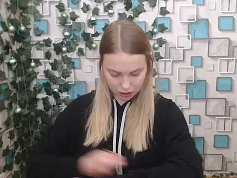 klerkarina online show from 12-18-24, 07:58