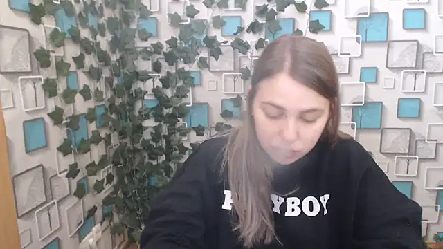 klerkarina online show from 02-21-25, 05:35