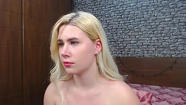 CuteBlondeMe online show from 03-09-25, 08:52