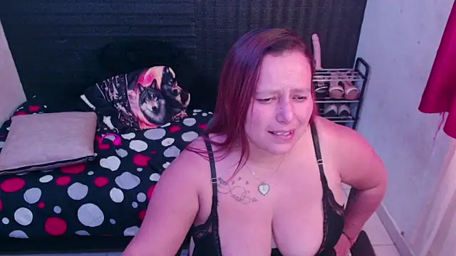 Snapshot of Diana_Lozano chatting on 01-15-25, 02:24 Diana Lozano online show from 01-15-25, 02:24