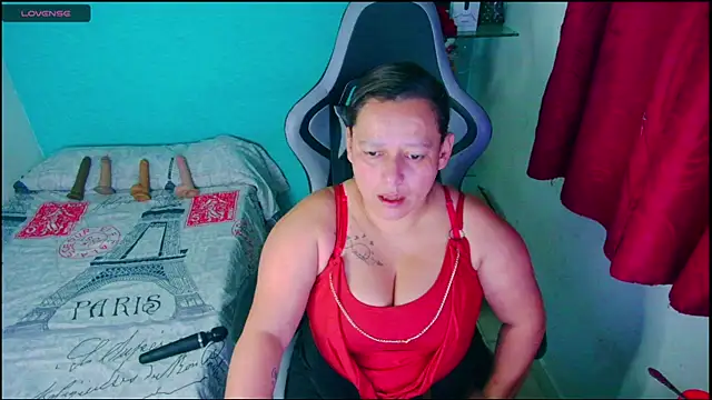 Snapshot of Diana_Lozano chatting on 09-22-25, 10:17 Diana Lozano online show from 09-22-25, 10:17