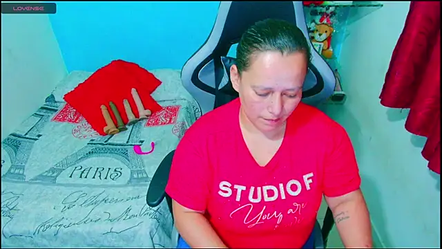 Snapshot of Diana_Lozano chatting on 09-28-25, 07:14 Diana Lozano online show from 09-28-25, 07:14