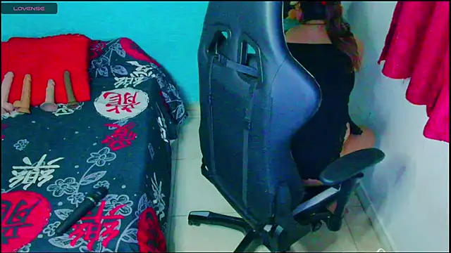 Snapshot of Diana_Lozano chatting on 10-02-25, 07:04 Diana Lozano online show from 10-02-25, 07:04