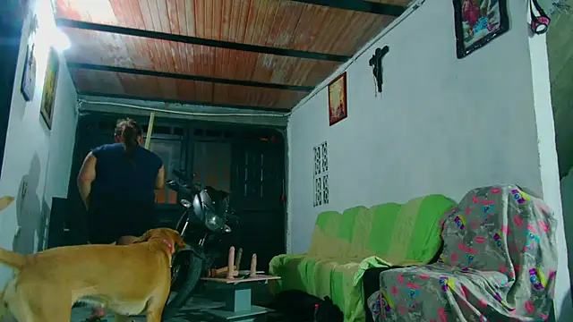 Snapshot of Diana_Lozano chatting on 10-04-25, 10:02 Diana Lozano online show from 10-04-25, 10:02