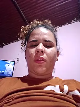 Snapshot of ValeriaSantos- chatting on 11-30-25, 04:00 ValeriaSantos- online show from 11-30-25, 04:00