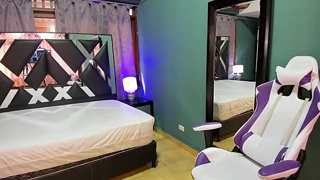 Linda4Petite online show from 01-22-25, 06:10