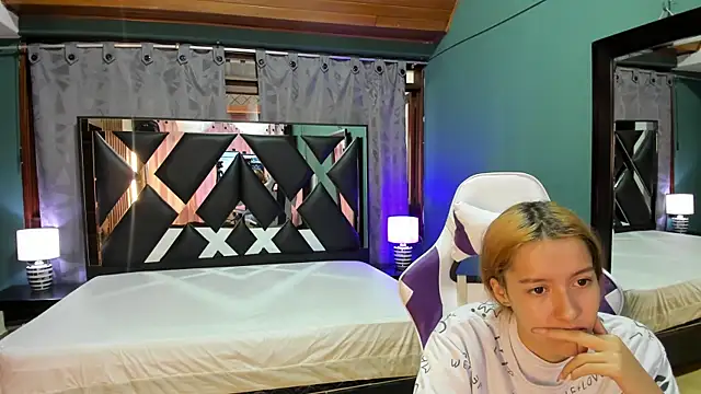 Linda4Petite online show from 02-09-25, 01:35