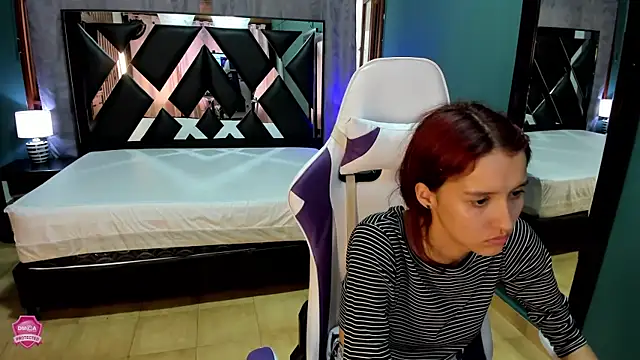 Linda4Petite online show from 03-16-25, 07:38