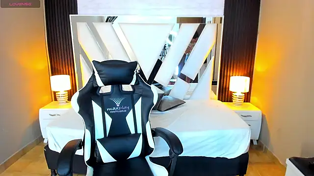 Linda4Petite online show from 09-17-25, 06:20