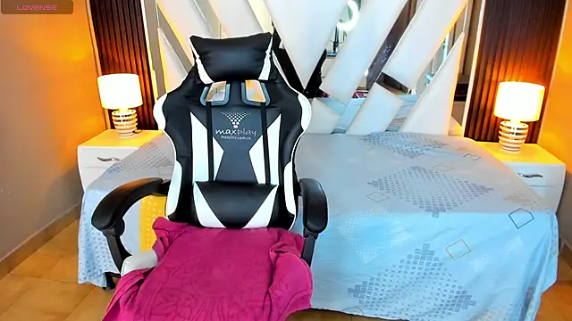 Linda4Petite online show from 09-23-25, 06:22