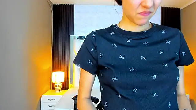 Linda4Petite online show from 10-18-25, 06:19