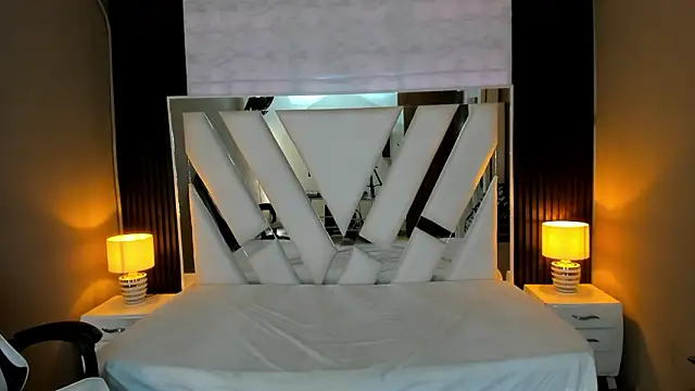 Linda4Petite online show from 02-11-26, 06:13