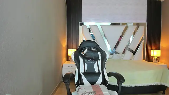 Linda4Petite online show from 04-10-26, 06:34