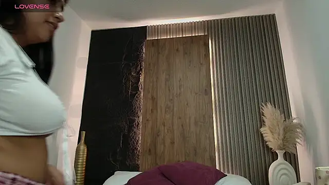 Snapshot of abby_miller26 chatting on 12-22-24, 12:27 abby miller26 online show from 12-22-24, 12:27